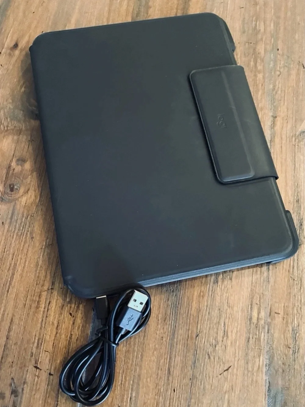 Logitech Bluetooth Keyboard Case for 11